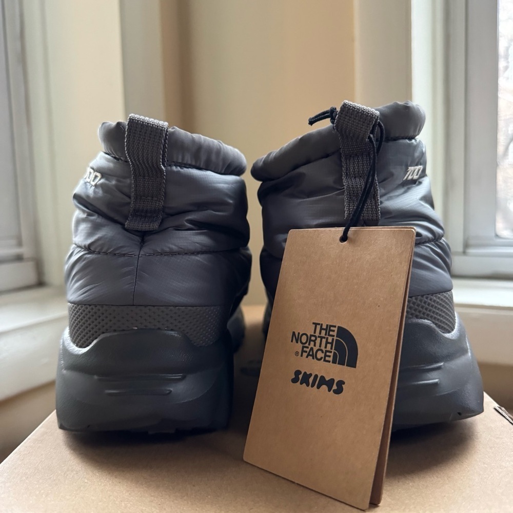 North Face x Skims Nuptse Traction Chukka Gunmetal Men's 6 / Women's 8 - Picture 6 of 12